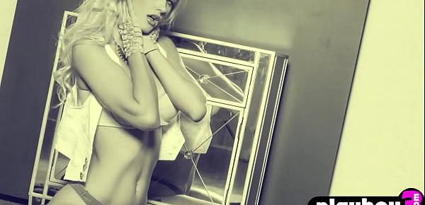 trendsAmazing blonde model Morgan Reece exposed her body in hot photo session